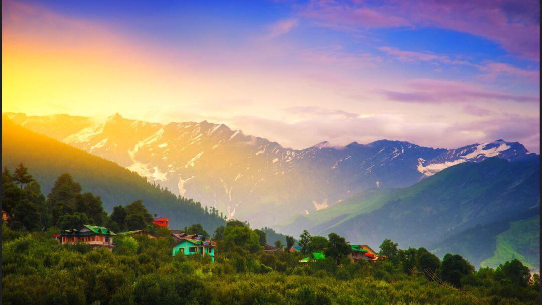 A panoramic view of natural and breathtaking mountains in Jammu and Kashmir, India